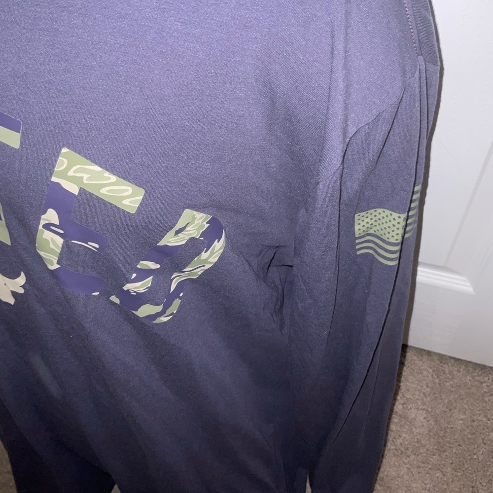Under Armour Men's T Shirt Project Rock Veterans United Tempered Steel - Picture 3 of 4